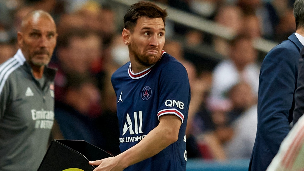Vì sao Lionel Messi bị thay ra trong trận PSG 2-1 Lyon?